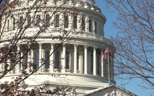 Лидер республиканцев в Сенате предположил время введения санкций США против РФ