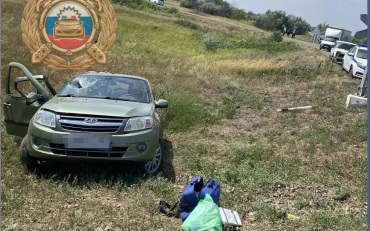 Поезд и Lada столкнулись под Саратовом: один погибший, двое пострадавших