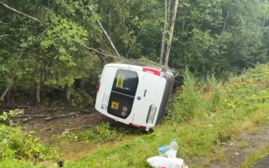 Восемь человек пострадали в ДТП с экскурсионным автобусом в Ярославской области