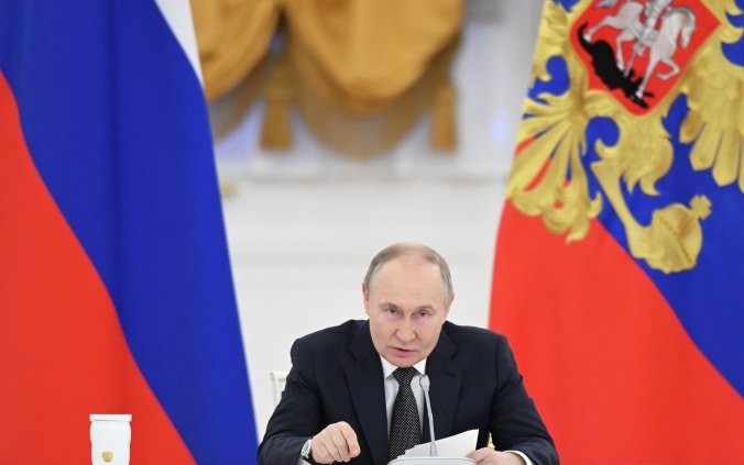 Путин указал на особую ответственность "Единой России" как партии большинства