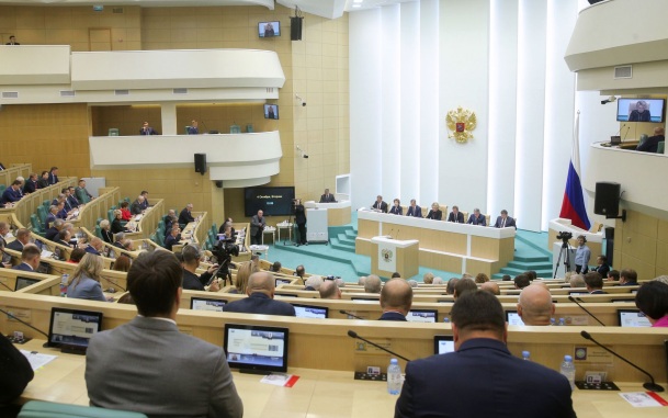 Путин заявил о важности обновления состава Совфеда после выборов