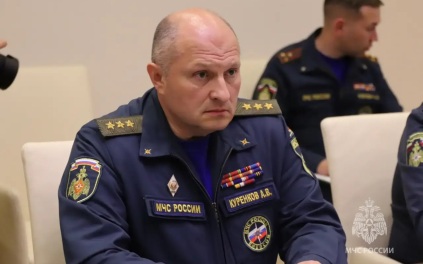 В Екатеринбурге глава МЧС РФ провел совещание по ликвидации последствий паводка