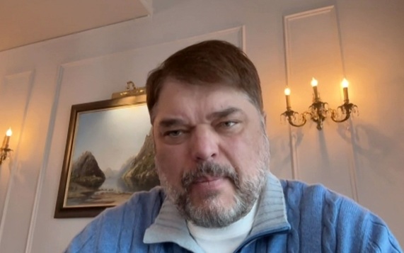 Сенатор Василенко заявил, что Иран даст жесткий ответ на давление со стороны США