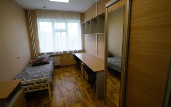 При атаке ВСУ на Волгоград повреждены 8 домов, для людей организован ПВР