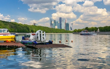 В Москве человек спрыгнул с Патриаршего моста
