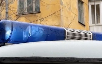 В КЧР мужчины из автоматов расстреляли машину — один человек погиб, 2 ранены