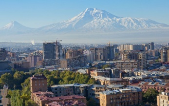 Подземный электрокабель стал причиной взрыва в центре Еревана