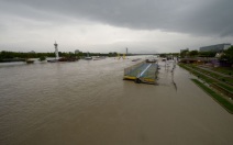 В Сербии из вод Дуная показались затопленные нацистские корабли