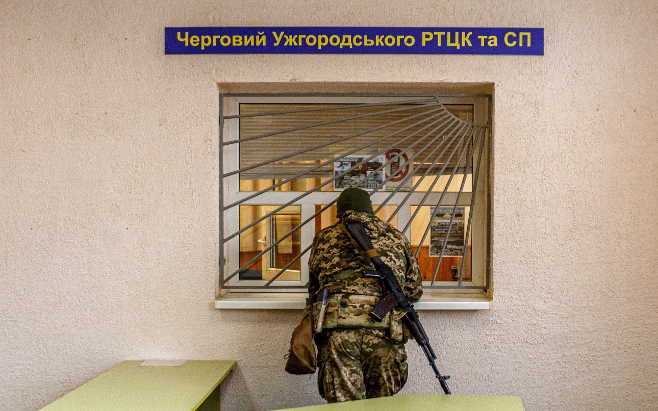 Сотрудники ТЦК за год мобилизовали не менее 75 клириков