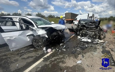 В ДТП на самарской трассе погибли два человека, пятеро пострадали