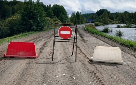 В Свердловской области перекрыли трассу из-за подтопления
