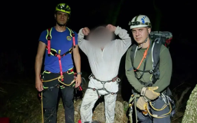 В Крыму спасли туриста, застрявшего на непроходимом скальном участке