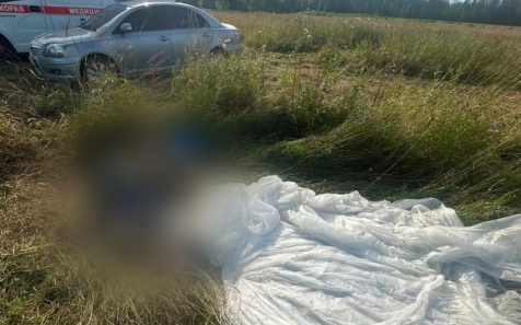 В Подмосковье 41-летний мужчина прыгнул с парашютом и погиб
