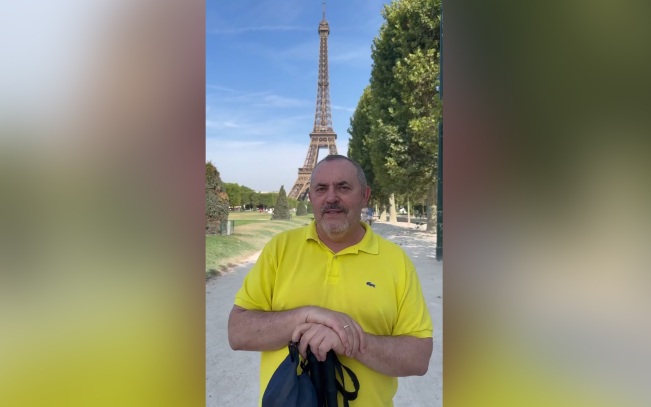 Надеждин на фоне Эйфелевой башни сообщил, что уехал из России