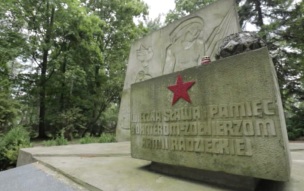 Посольство РФ направило протест Польше из-за сноса памятника в Пыжице