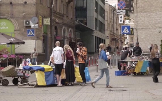 "Известия": рядовой житель ЕС потерял за год $618 из-за поддержки Украины