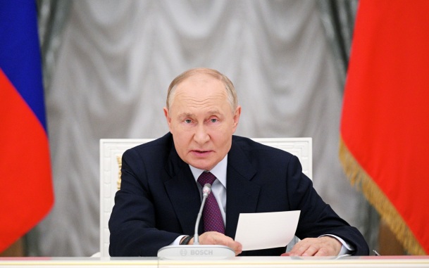 Путину рассказали, что "Алроса" в год добывает 30 млн каратов алмазов