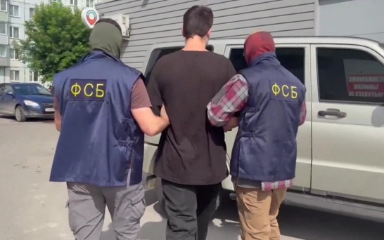 СБУ учила готовить коктейль Молотова россиянина, хотевшего поджечь военкомат