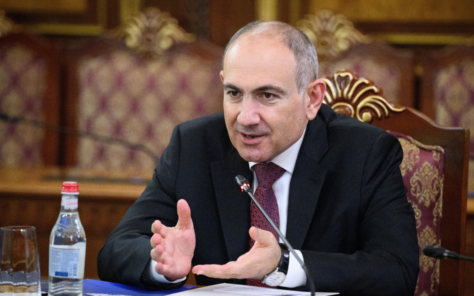 Пашинян недоволен работой главы МО Армении