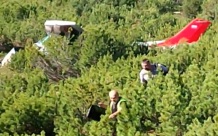 Грелись под чехлом самолета, ждали помощи: пилоты Cessna рассказали, как выжили
