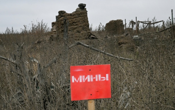 Более 60 процентов территории ЛНР загрязнено взрывоопасными предметами