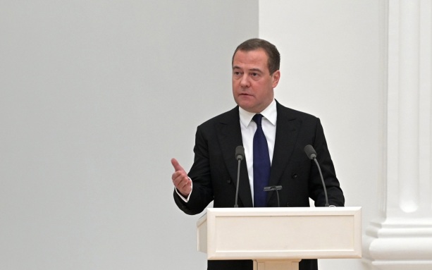 Медведев назвал позором позицию Японии по Хиросиме и Нагасаки