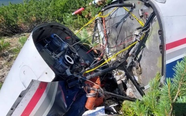 Сели в лесу из-за мощного ветра: пилоты самолета Cessna рассказали детали аварии