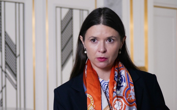 Зиновьева: британцы оправдывали отказ Индии в помощи большим количеством детей