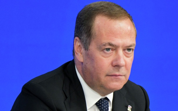 Медведев: если Украина не найдет разумного лидера, ее ждет неминуемая гибель