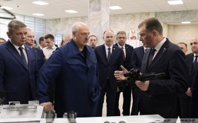Лукашенко заявил, что он гранатометчик