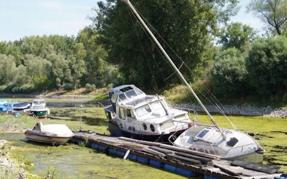 Уровень воды самой длинной реки во Франции достиг критически низкой отметки