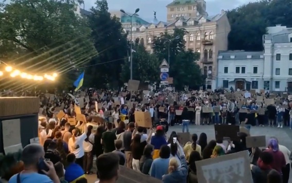 Украинцы больше трех недель протестуют из-за отставки Федорова