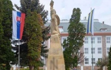 На военном полигоне в Словакии возник мощный пожар