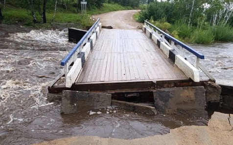 В Забайкалье из-за сильных ливней поврежден мост