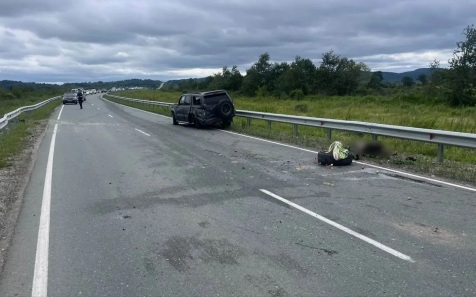 Водитель внедорожника в Приморье получил травмы после наезда на ограждение