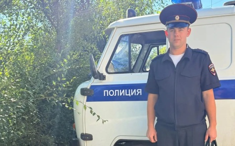 Полицейский во время отпуска спас тонувшего ребенка в озере в Бурятии