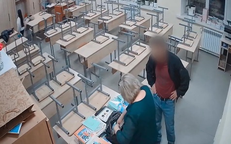 Житель Якутии угрожал убийством учителю своих детей
