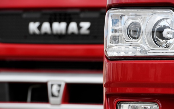 Хуснуллин предпочел "Камаз" Mercedes и не пожалел