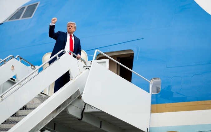 Трамп подтвердил, что тайно покинул саммит в Анкаре на военном самолете