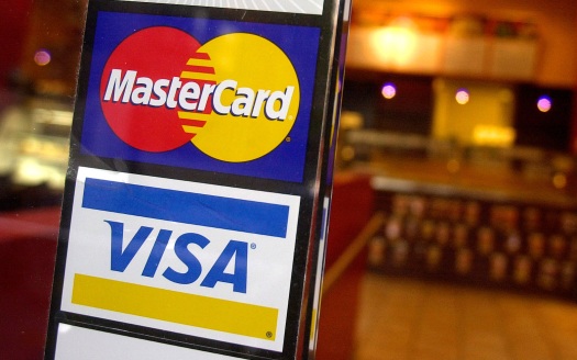 Названы сроки, когда карты Visa и Mastercard могут перестать работать в России