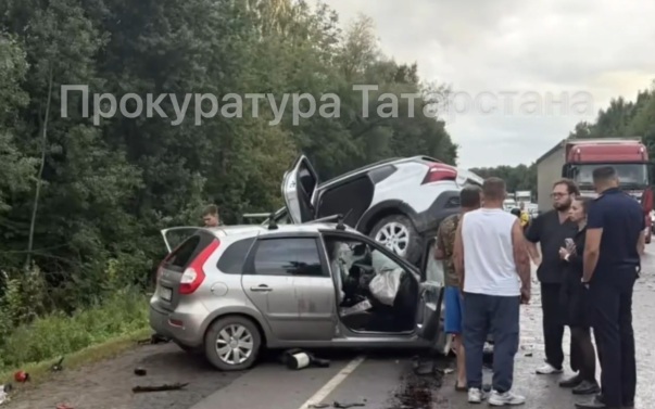 Три человека, включая двух детей, погибли в ДТП в Татарстане, возбуждено дело