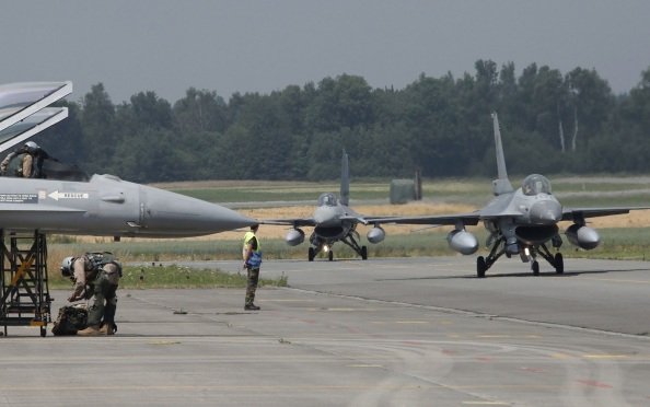 США продолжают готовить украинских пилотов к полетам на F-16
