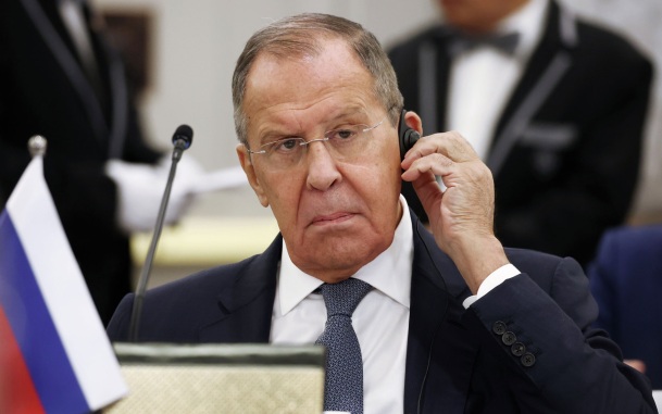 Лавров пошутил, что его сильные высказывания "запикают"