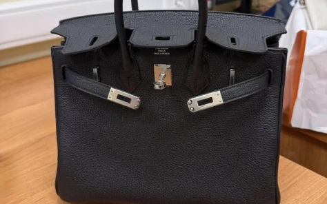 В Домодедово у пассажира из Дубая изъяли брендовые сумки Hermes