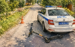 В Луганске подросток попал в ДТП на электросамокате, он госпитализирован