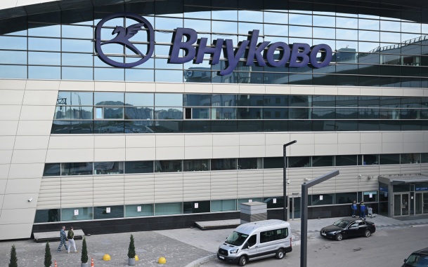Ограничена работа аэропортов Внуково и Саратова