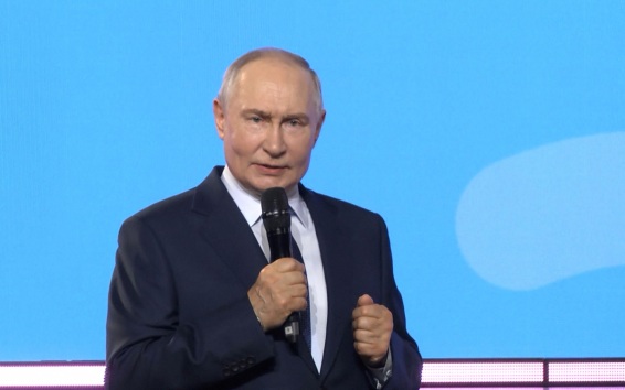 Школьник, с которым Путин обменялся пасами в Красноярске, рассказал об этом