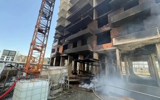 В Омске скончался один из пострадавших в результате пожара на стройке