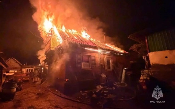 В Амурской области при пожаре в частном доме погибли два человека