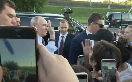 Житель Новосибирска пытался на электросамокате догнать кортеж Путина